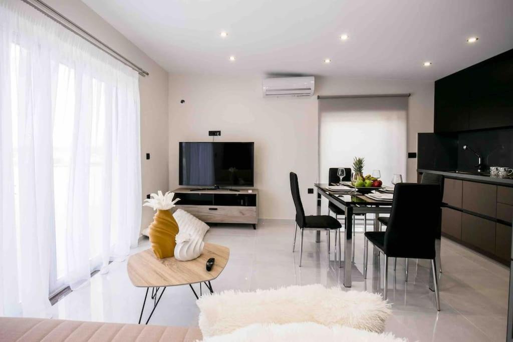 Home Sweet Home - Big Balcony With Great View Kíssamos Exterior foto