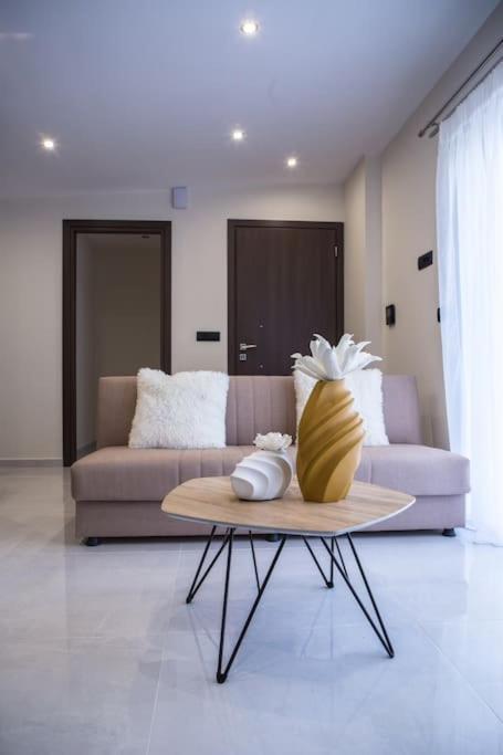 Home Sweet Home - Big Balcony With Great View Kíssamos Exterior foto